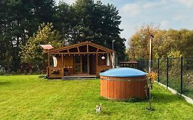 Domek letniskowy z jacuzzi nad rzeką Bzurą